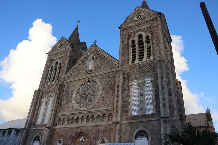 Basseterre: St. Kitts Highlights Driving Tour - Key points at a glance