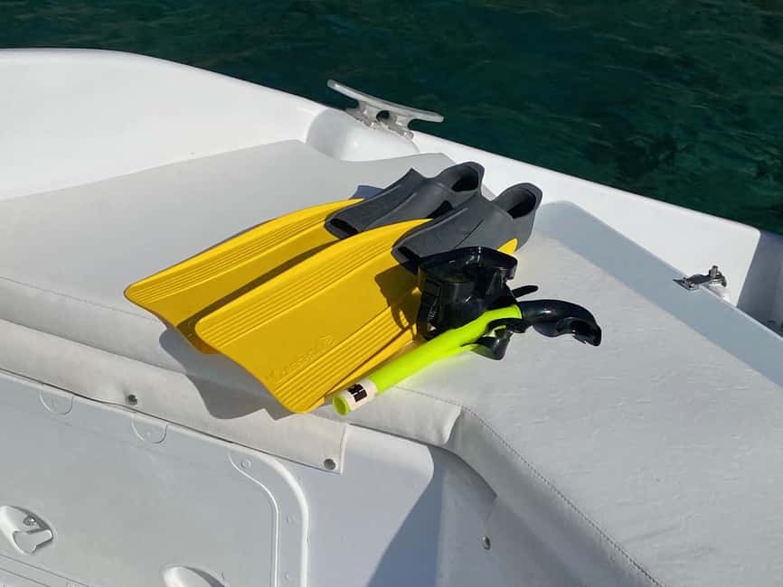 PRIVATE POWER CATAMARAN - Who should book this catamaran?