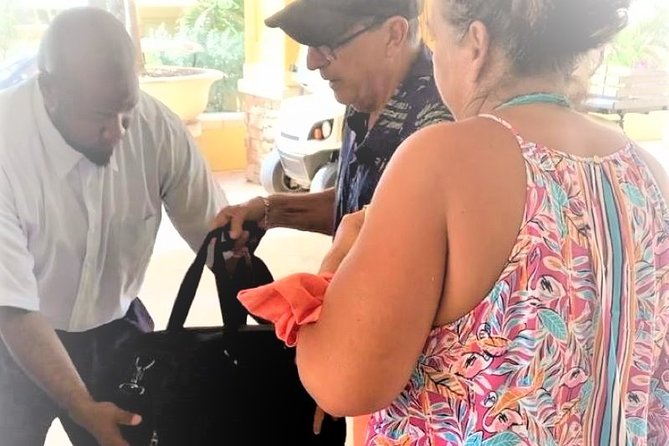Shared or Private St Kitts Airport Roundtrip Transfer - Shared or private: choosing the right ride