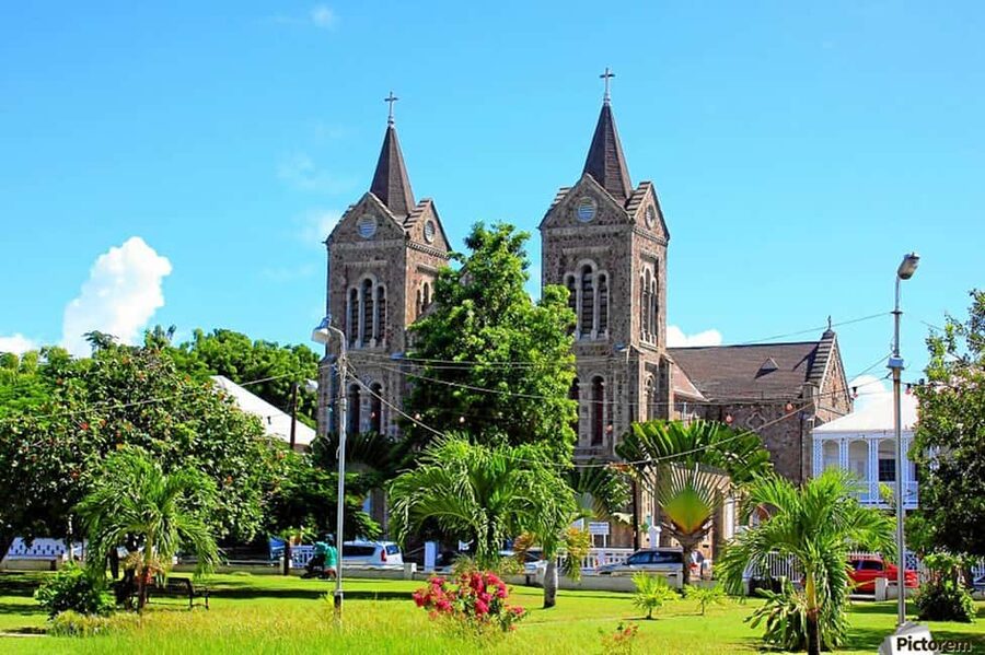 St. Kitts: Basseterre, Royal Highlight Tour - Caribelle Batik and Romney Manor gardens