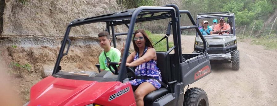 St Kitts: Jungle Bikes Off-Road Buggy & Beach Tour - Getting the buggy ready